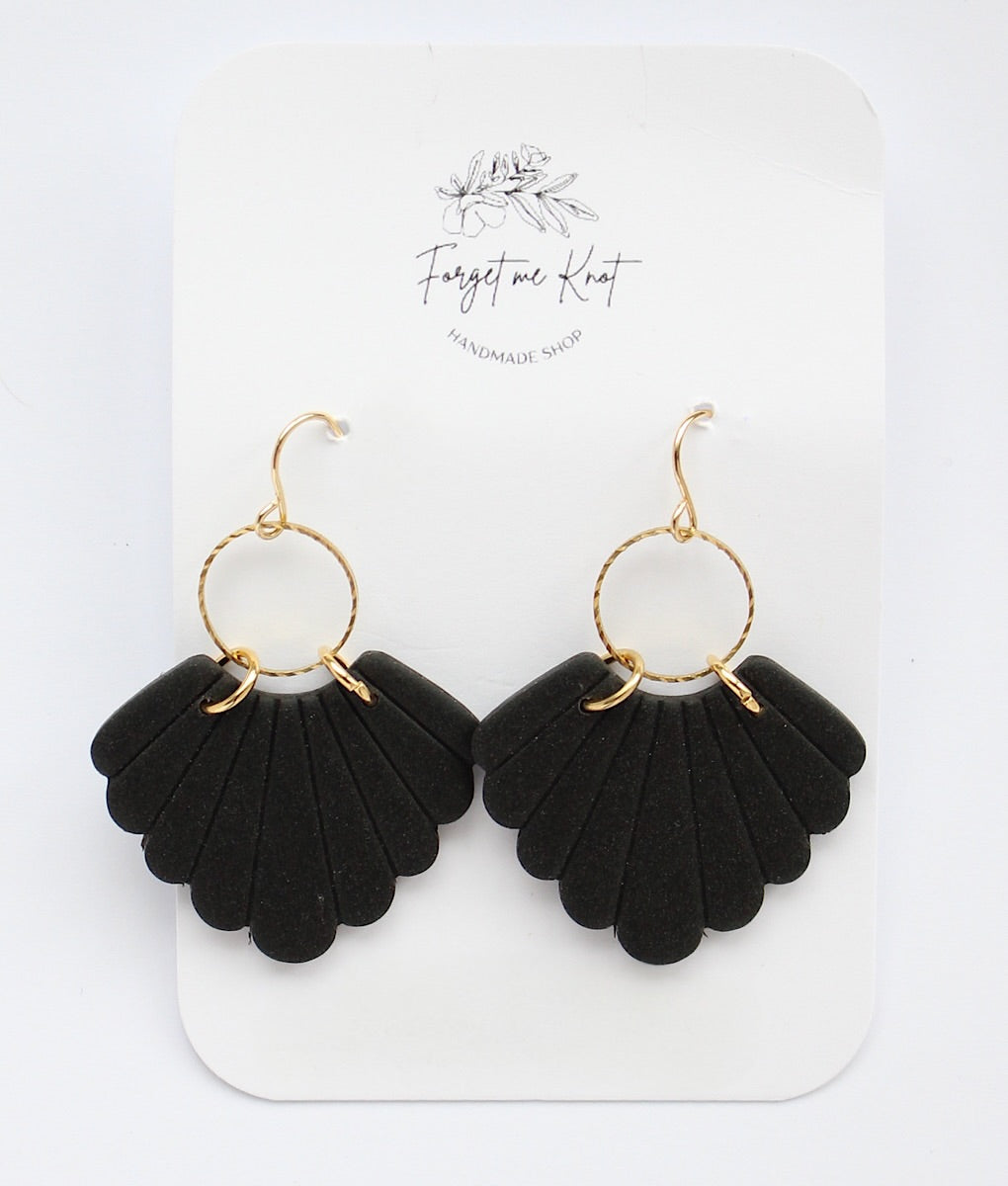 Boucles d’oreilles pétales noir